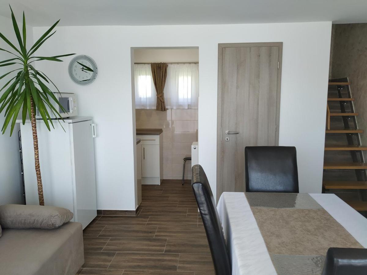 Mogyorosi Apartman Badacsonytördemic Esterno foto
